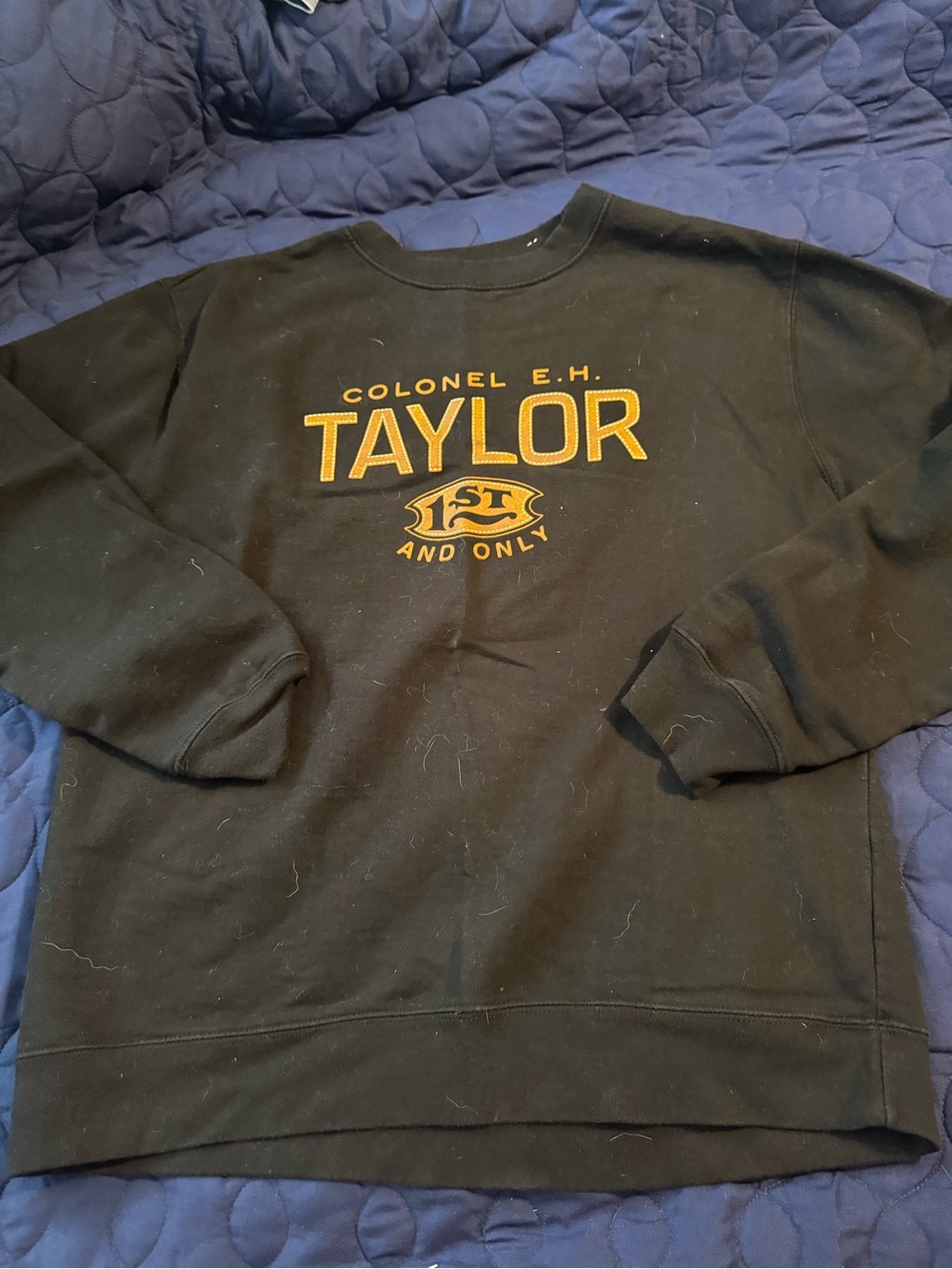 Buffalo Taylor Graphic Crewneck Sweatshirt - Black with Gold Logo